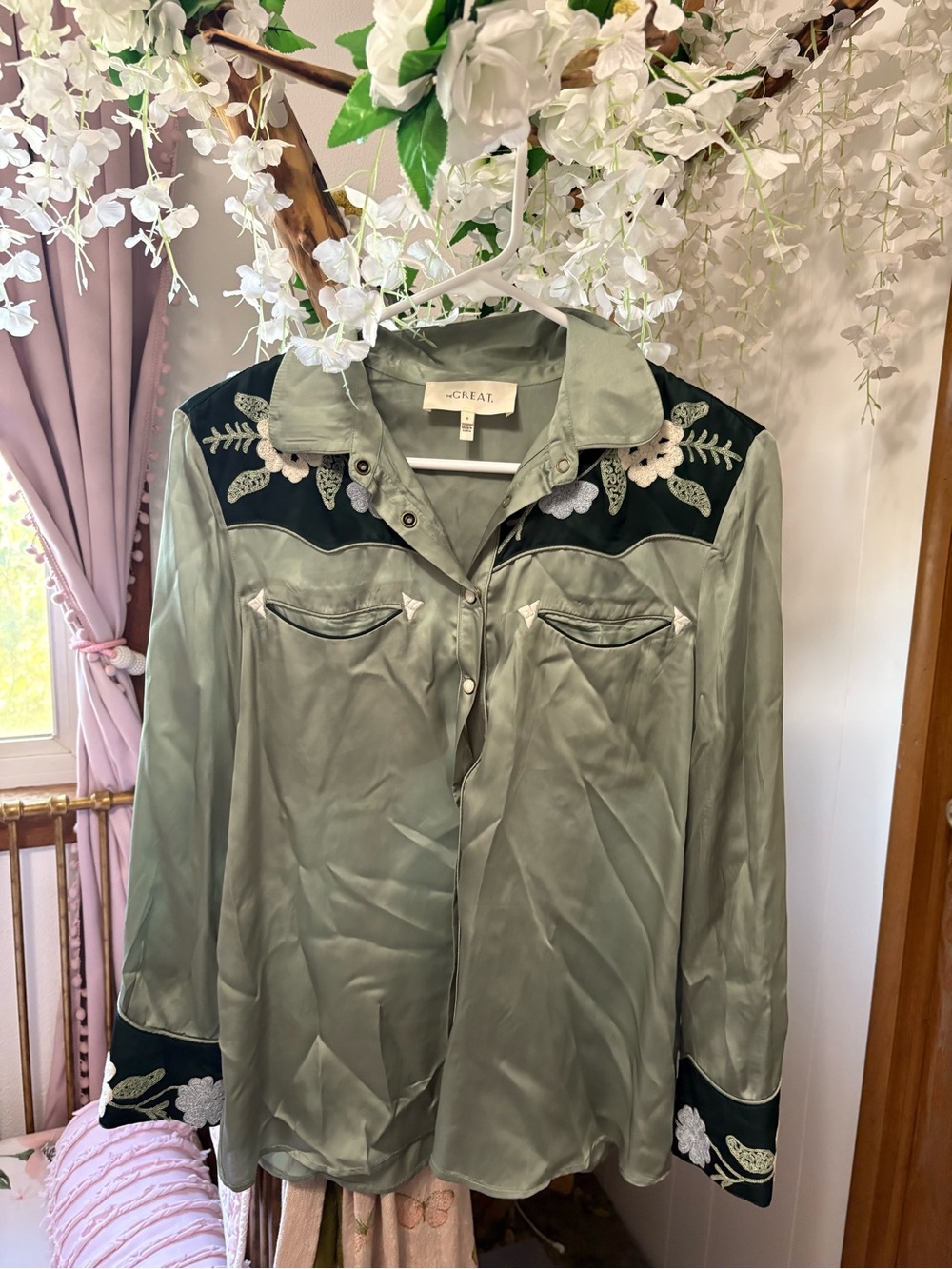 THE GREAT. Sage Green Satin Embroidered Western Heritage Shirt in Dried Sage - Picture 9 of 14